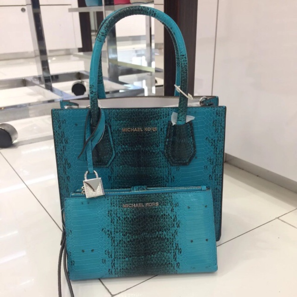 Michael Kors bag and wallet set